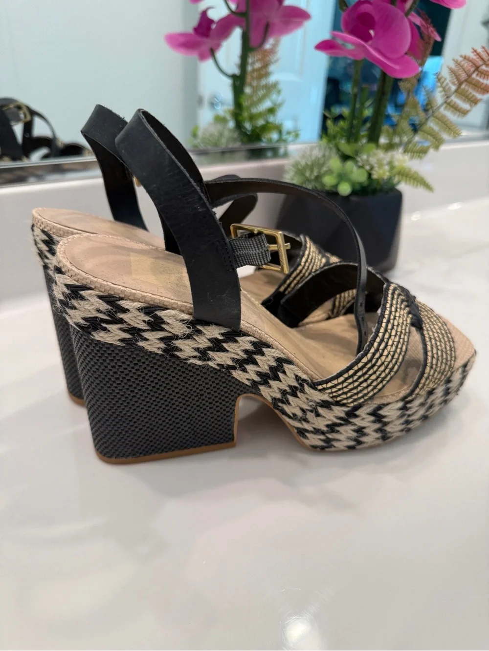 Dolce Vita chic woven